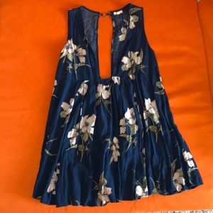 Blue dress with flower details size medium.